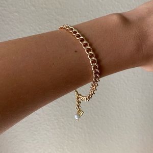 Pearl and Gold Chain Bracelet